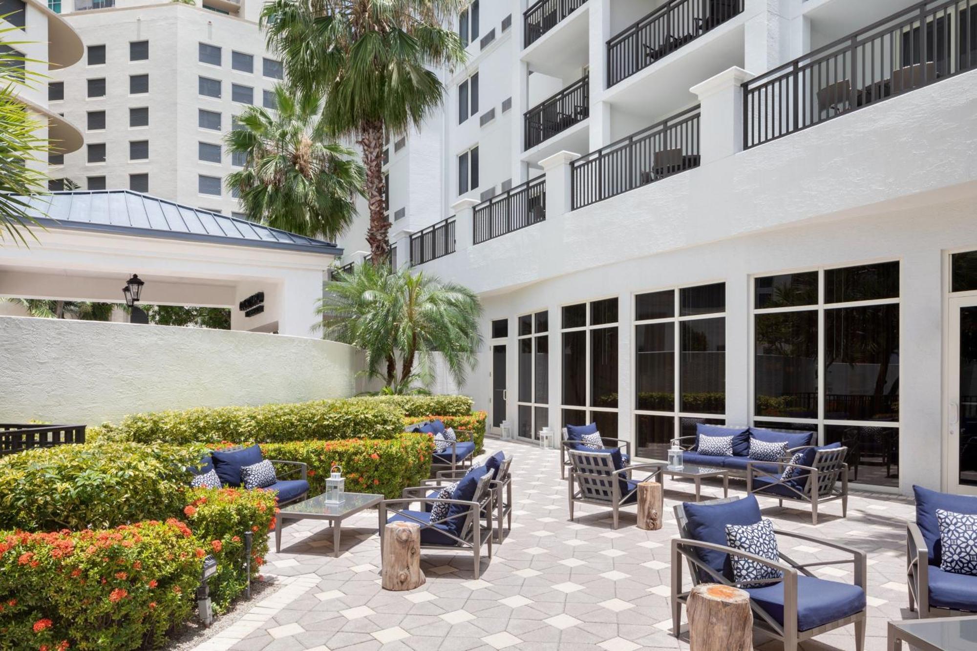Отель Courtyard Miami Dadeland Glenvar Heights Экстерьер фото