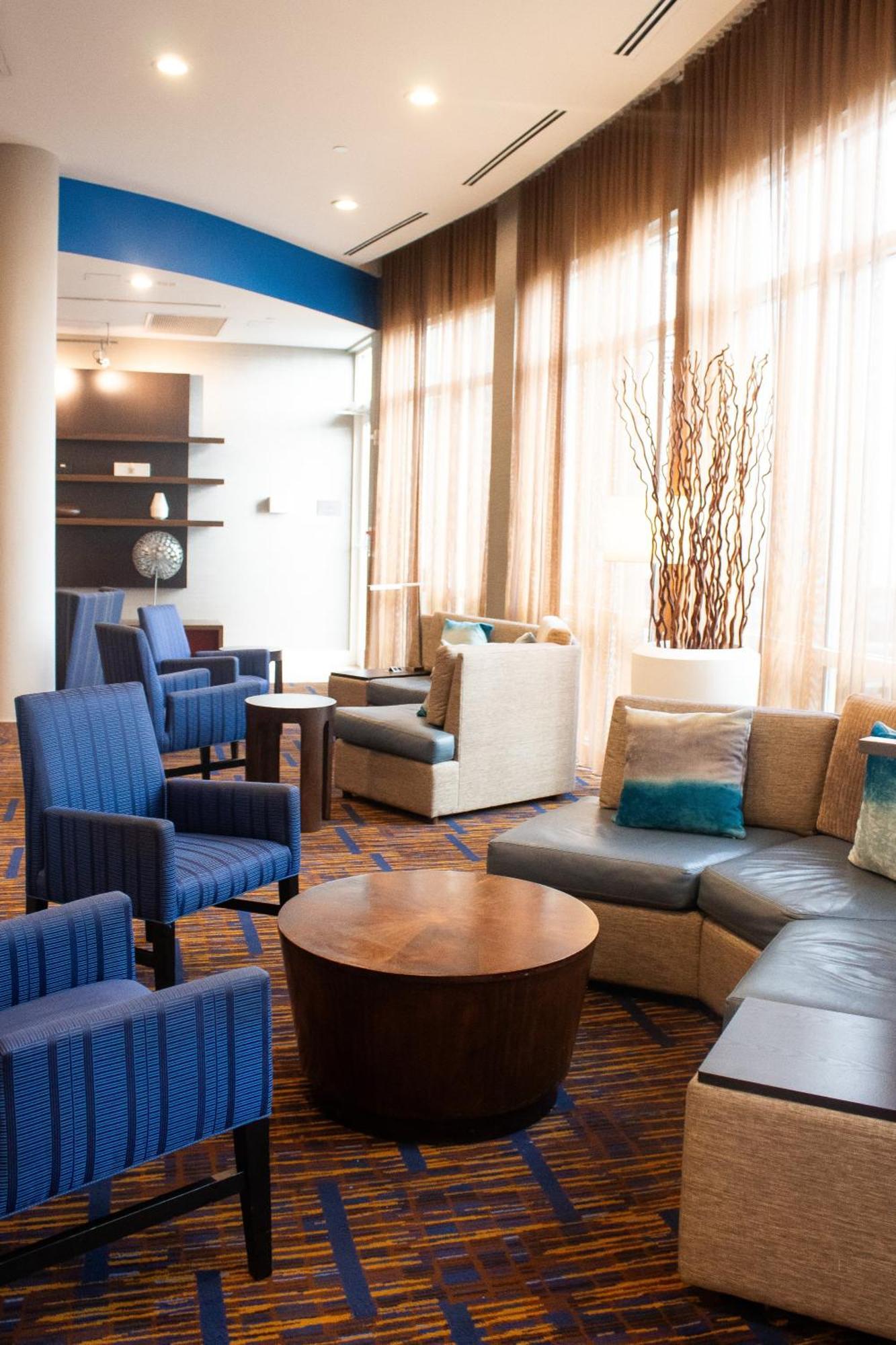 Отель Courtyard Miami Dadeland Glenvar Heights Экстерьер фото