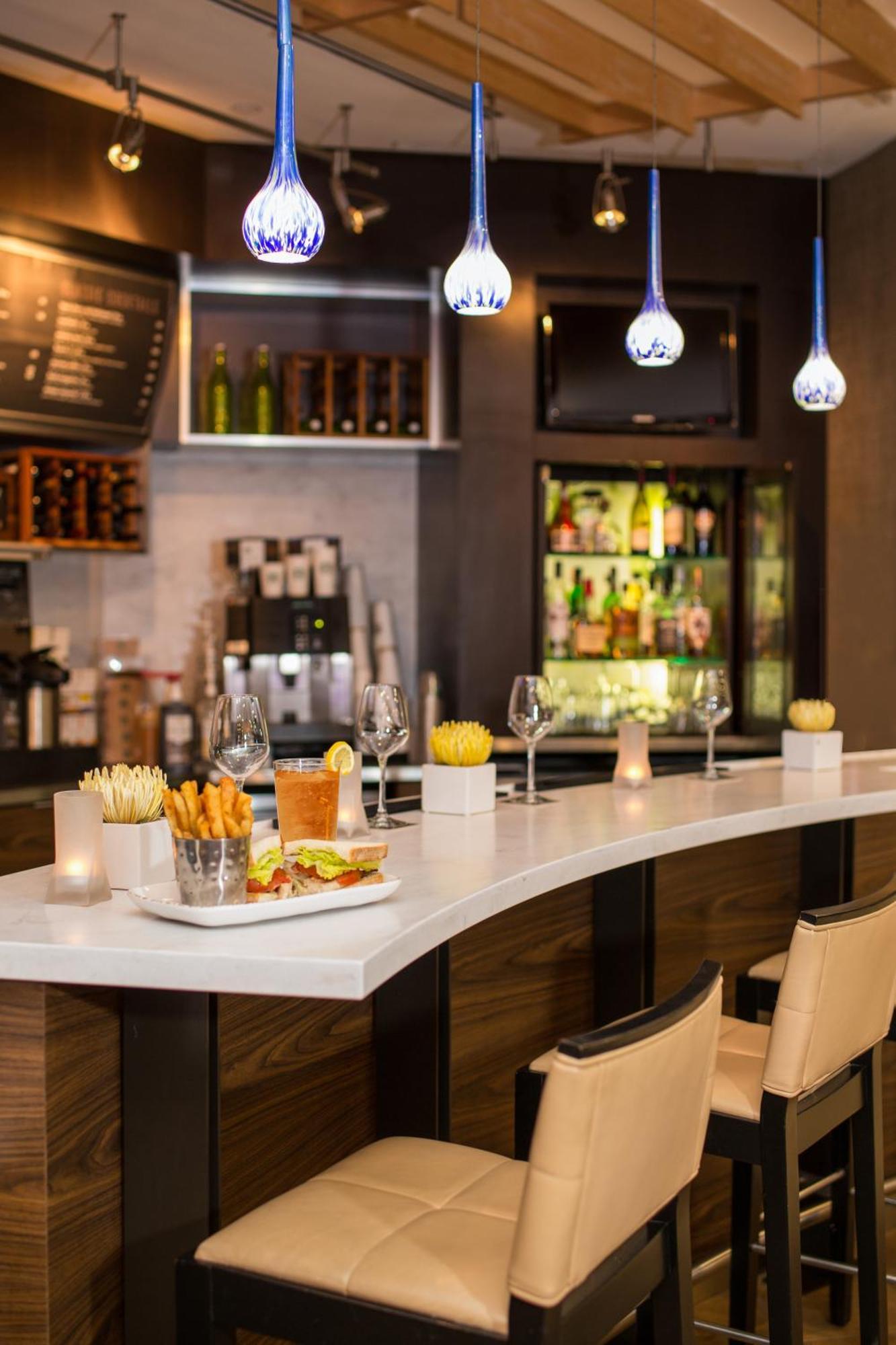 Отель Courtyard Miami Dadeland Glenvar Heights Экстерьер фото