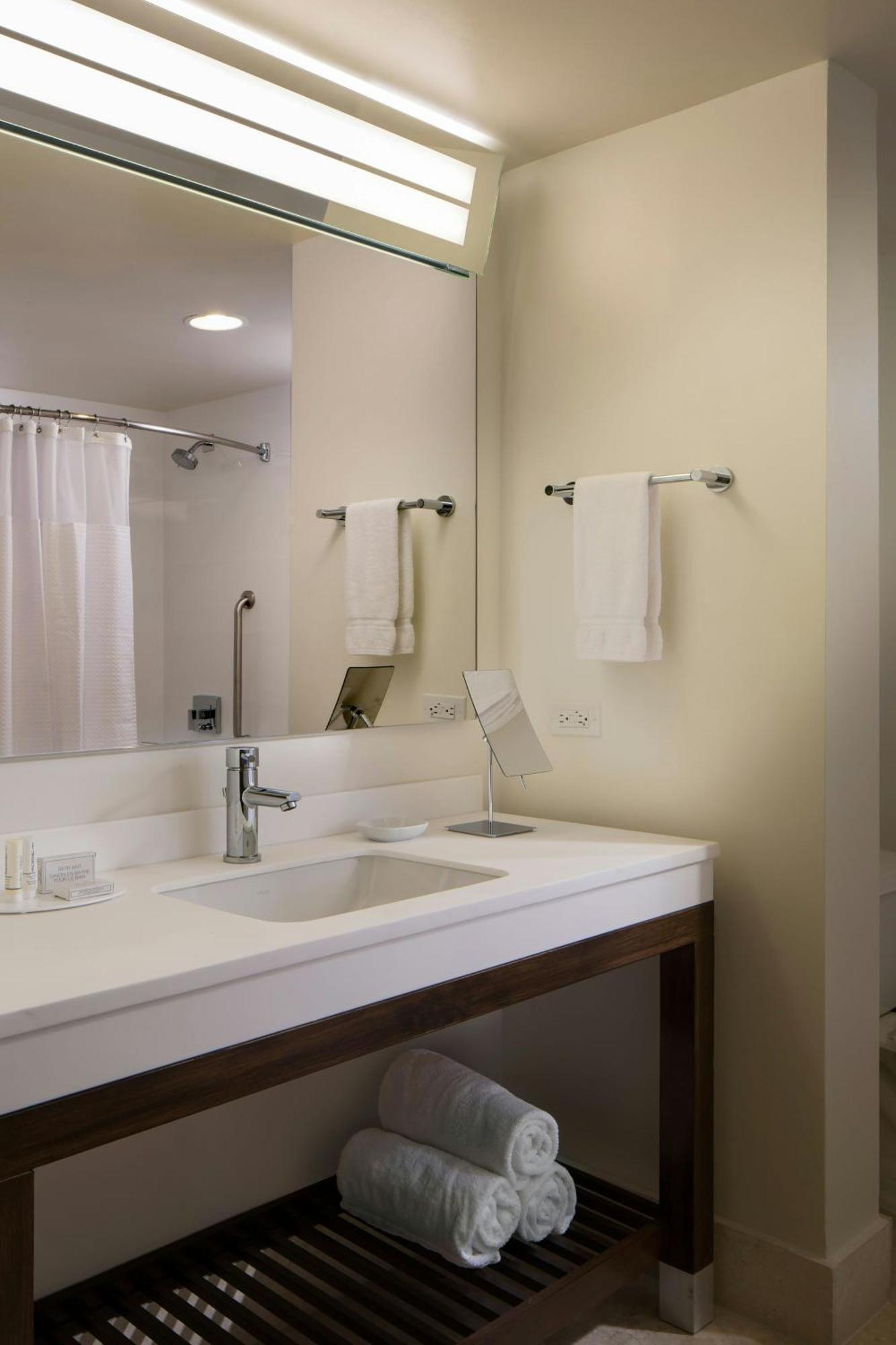 Отель Courtyard Miami Dadeland Glenvar Heights Экстерьер фото