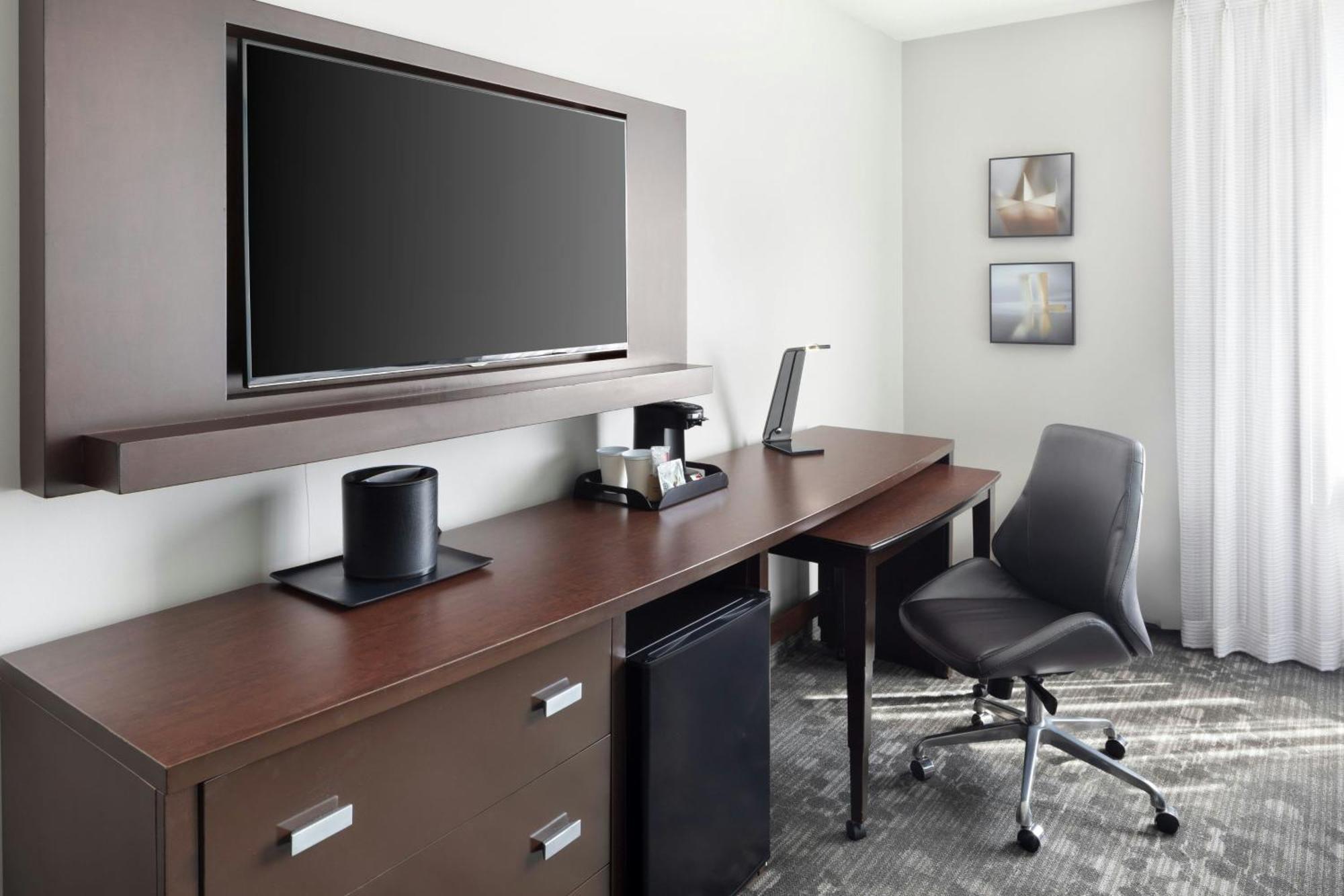 Отель Courtyard Miami Dadeland Glenvar Heights Экстерьер фото