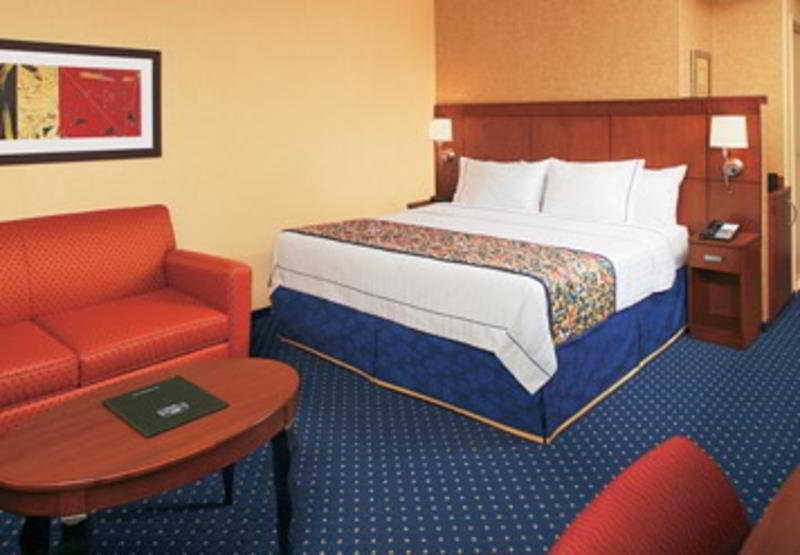 Отель Courtyard Miami Dadeland Glenvar Heights Экстерьер фото